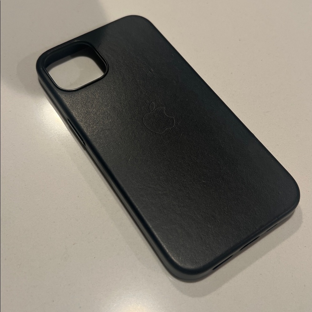 Apple iPhone 13 Leather Case Black